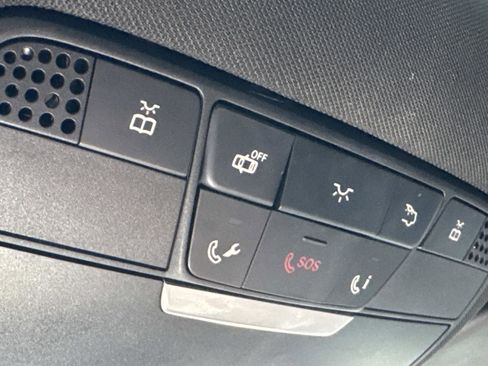 Used 2018 Mercedes-Benz C 300 Sedan image 17