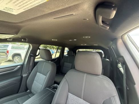 Certified 2025 GMC Acadia Elevation AWD/4WD image 19