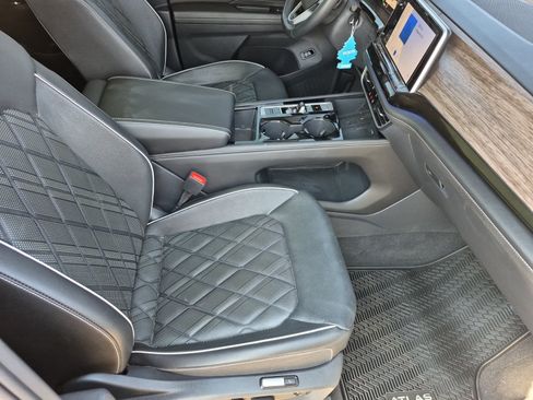 Used 2025 Volkswagen Atlas SEL Premium R-Line AWD/4WD image 30