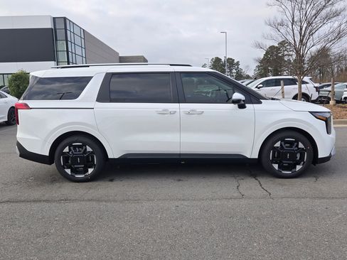 New 2026 Kia Carnival EX image 8