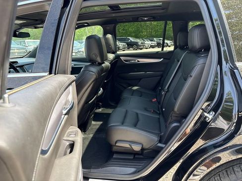 Used 2024 Cadillac XT6 Luxury w/ LPO, Floor Liner Package AWD/4WD image 13