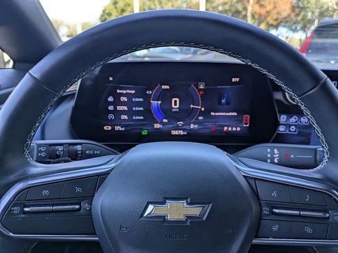 Used 2025 Chevrolet Equinox EV LT w/ Convenience Package image 30