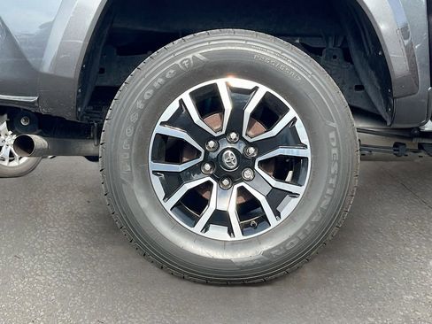 Used 2022 Toyota Tacoma TRD Sport w/ TRD Premium Sport Package image 31