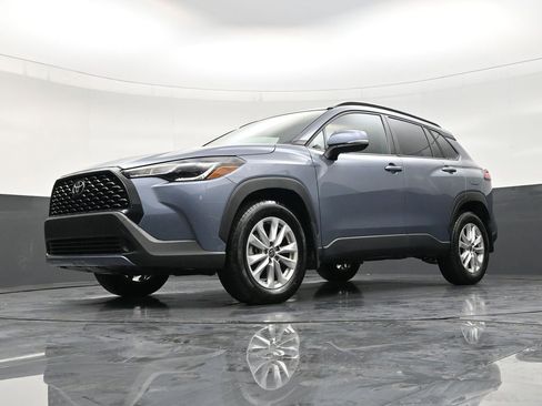 Used 2024 Toyota Corolla Cross LE image 20