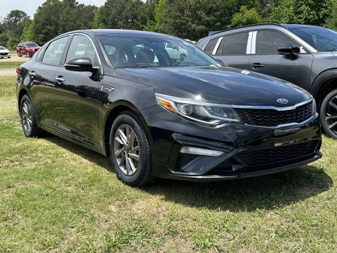 Used 2019 Kia Optima LX FWD image 2