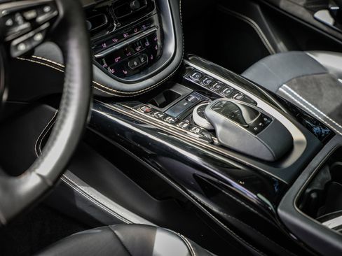 Used 2022 Aston Martin DBX AWD/4WD image 55