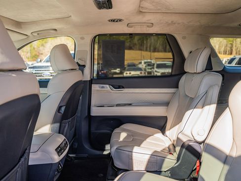 Used 2025 Hyundai Palisade Calligraphy image 22