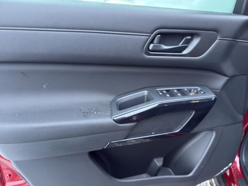 New 2026 Nissan Pathfinder SV image 13