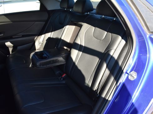 Used 2022 Hyundai Elantra Limited w/ Cargo Package image 30