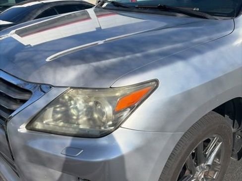 Used 2013 Lexus LX 570 4WD image 2