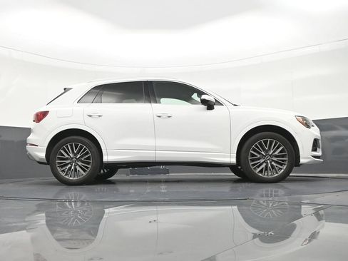 Used 2022 Audi Q3 2.0T Premium w/ Convenience Package AWD/4WD image 28