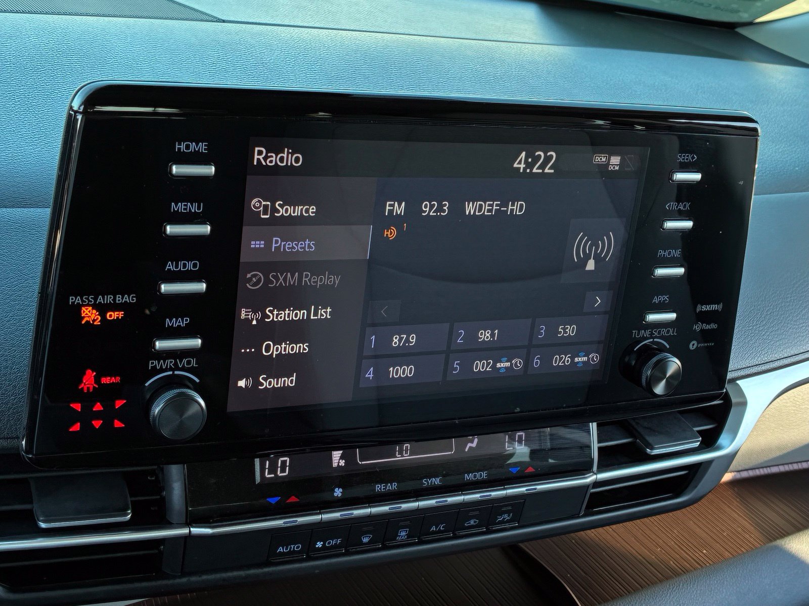 Used 2024 Toyota Sienna LE FWD image 22