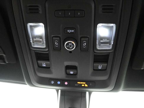 Used 2021 GMC Yukon Denali w/ Denali Premium Package RWD image 26