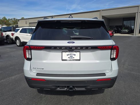New 2026 Ford Explorer Active image 5