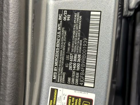 Used 2024 Mercedes-Benz GLE 350 4MATIC w/ Driver Assistance Package image 28