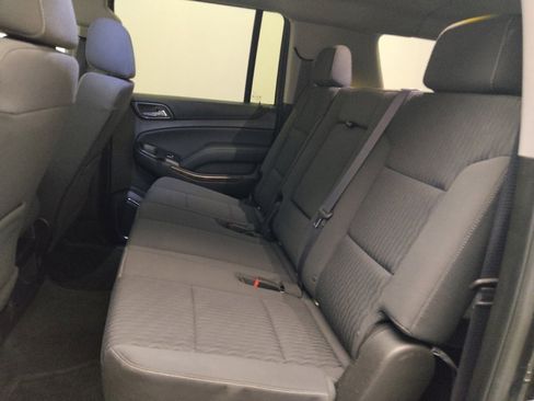 Used 2016 Chevrolet Suburban LS RWD image 18