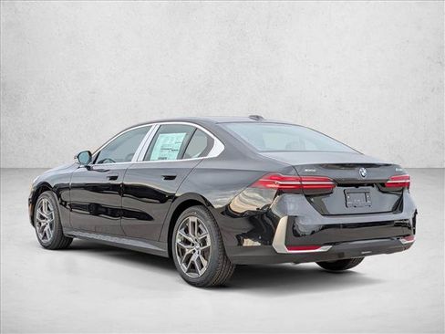 Used 2026 BMW 530i xDrive AWD/4WD image 9