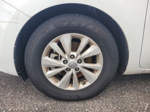 Used 2016 Kia Sedona LX w/ LX Convenience Package FWD image 9