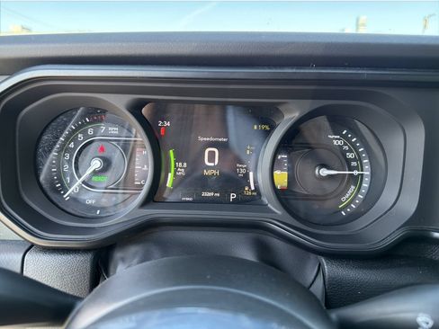 Used 2024 Jeep Wrangler High Altitude AWD/4WD image 22