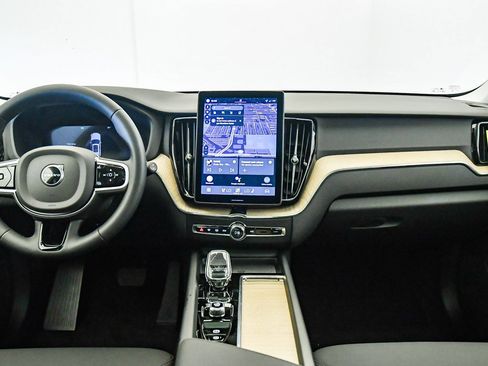 New 2026 Volvo XC60 B5 Plus w/ Climate Package PRO image 15