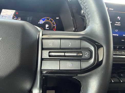Used 2024 Chevrolet Colorado LT w/ LT Convenience Package II RWD image 25