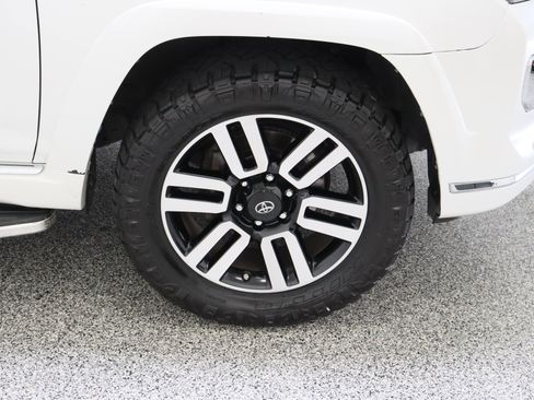 Used 2016 Toyota 4Runner Limited AWD/4WD image 5