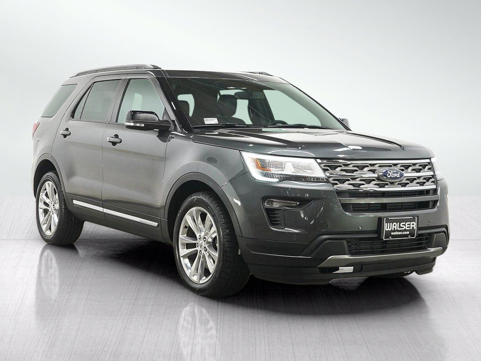 Used 2018 Ford Explorer XLT w/ Equipment Group 202A AWD/4WD image 8