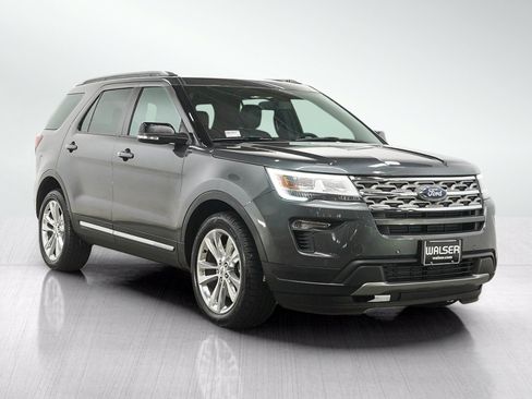 Used 2018 Ford Explorer XLT w/ Equipment Group 202A AWD/4WD image 8