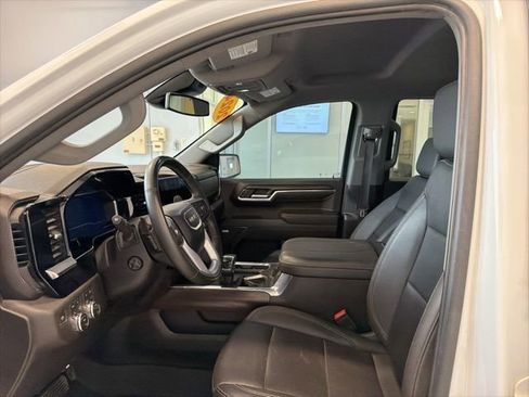 Used 2024 GMC Sierra 1500 SLT w/ SLT Premium Package AWD/4WD image 13