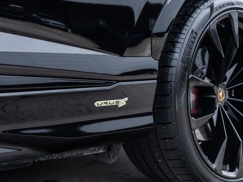 Used 2024 Lamborghini Urus S AWD/4WD image 15