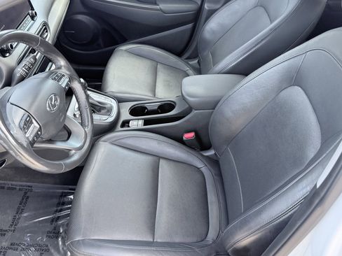 Used 2022 Hyundai Kona Limited FWD image 27
