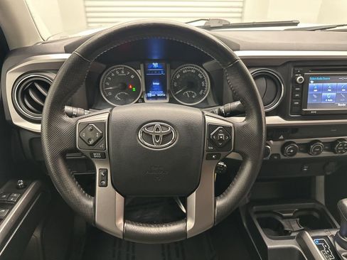Used 2017 Toyota Tacoma SR5 w/ Tow Package image 18
