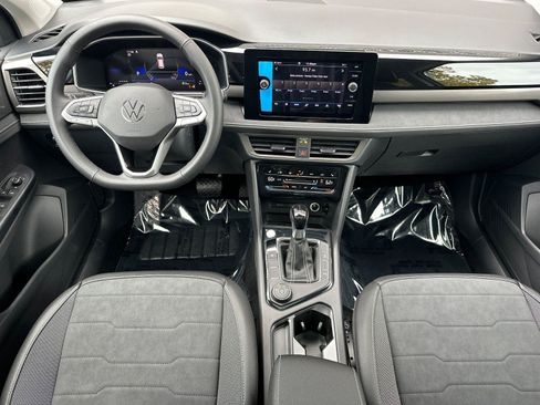 New 2026 Volkswagen Taos SE AWD/4WD image 12