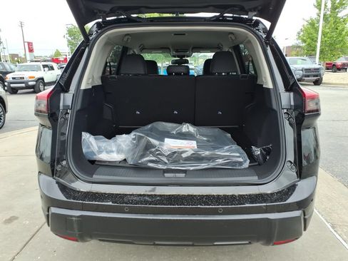 New 2026 Nissan Rogue SV w/ Rock Creek Premium Package AWD/4WD image 9