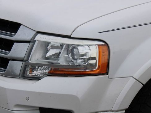 Used 2017 Ford Expedition EL Platinum image 9