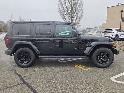 Used 2022 Jeep Wrangler Unlimited Sahara image 7