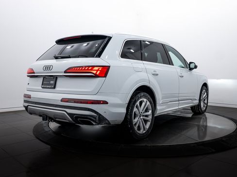 Certified 2025 Audi Q7 Premium w/ Convenience Package image 4