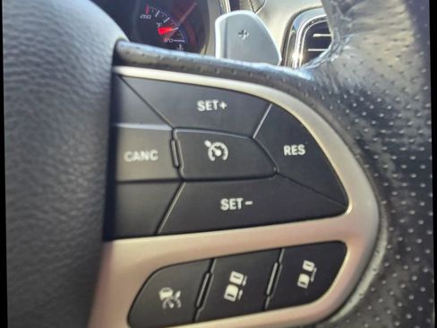 Used 2019 Jeep Grand Cherokee SRT image 22