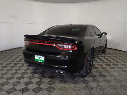 Used 2019 Dodge Charger SXT w/ Blacktop Package RWD image 7