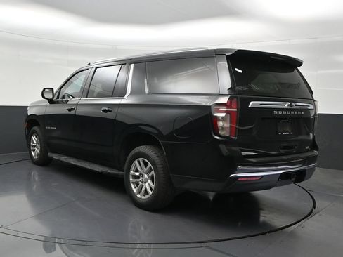 Used 2021 Chevrolet Suburban LT RWD image 3