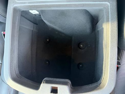 Used 2013 Chevrolet Avalanche LTZ image 21