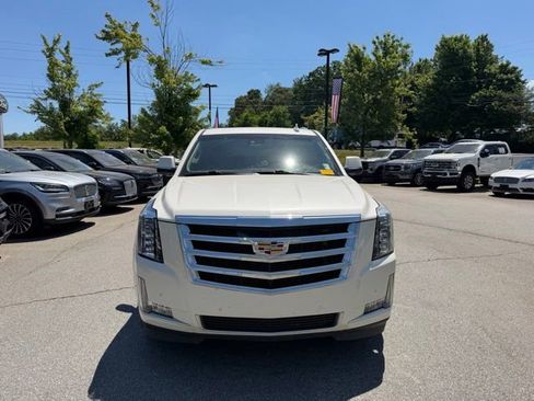 Used 2015 Cadillac Escalade Luxury RWD image 7