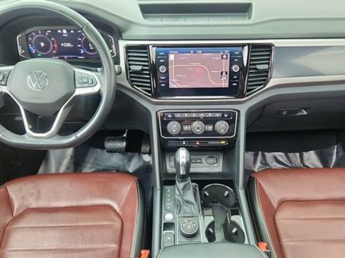 Used 2020 Volkswagen Atlas Cross Sport SEL Premium image 38