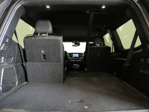 Used 2024 Jeep Wagoneer Series III AWD/4WD image 24