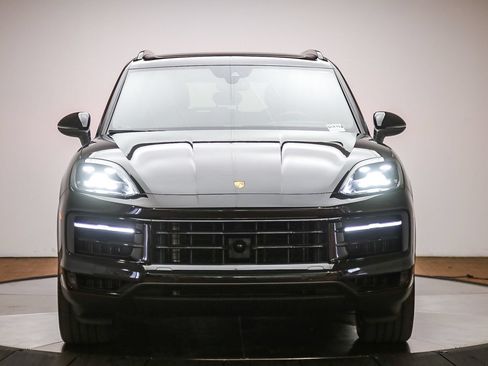 Used 2024 Porsche Cayenne AWD/4WD image 10