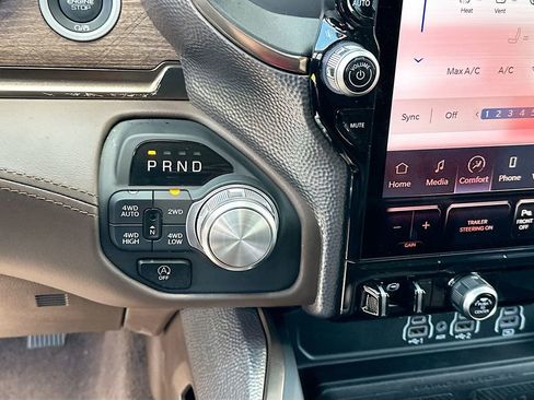 New 2025 RAM 1500 Limited image 23