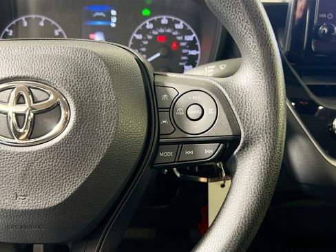 Used 2025 Toyota Corolla LE FWD image 19