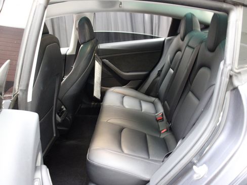 Used 2023 Tesla Model 3 Standard Range image 39