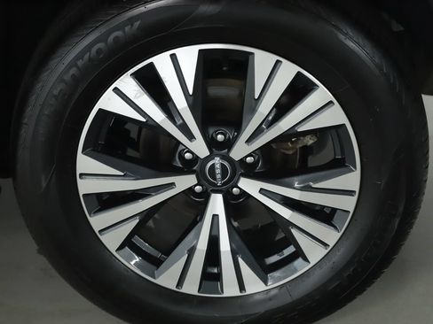 Used 2023 Nissan Rogue SV AWD/4WD image 39