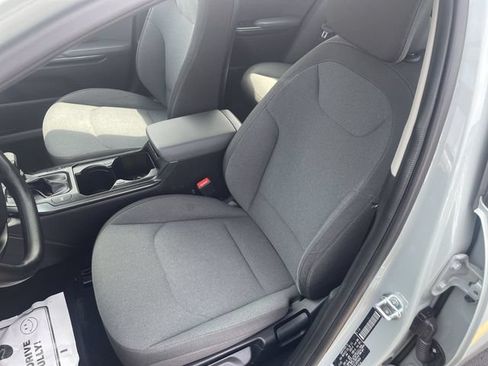 Used 2025 Kia K4 FWD image 17